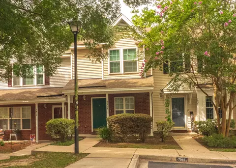 7919 Shadow Oak Dr, North Charleston, SC 29406