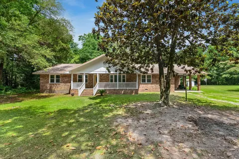1147 Walter Rd, Bonneau, SC 29431