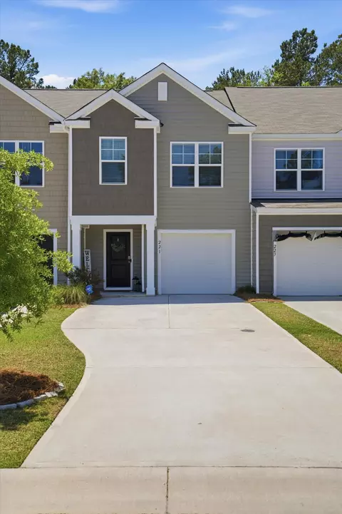221 Cozy Brook Ct, Summerville, SC 29486