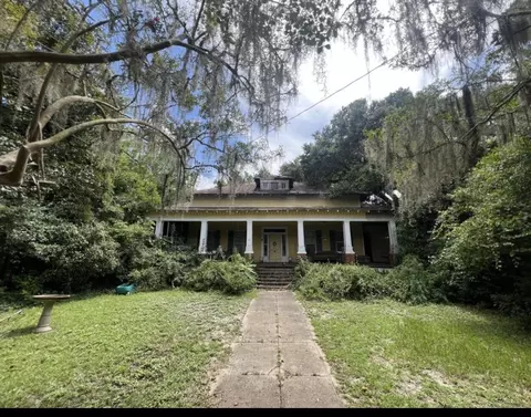 422 Hampton St, Walterboro, SC 29488