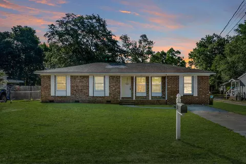 204 Palmetto St, Moncks Corner, SC 29461