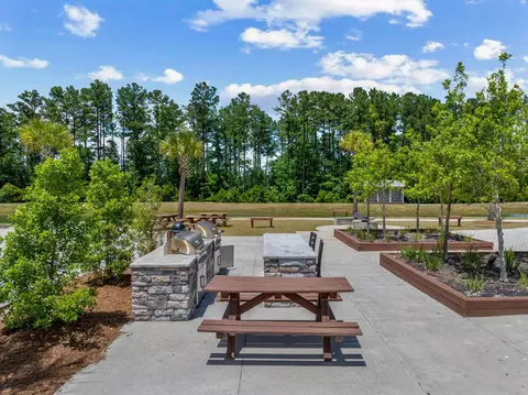 Exterior - 460 Cedarview Rd, Summerville, SC 29486 photo 7 of 8