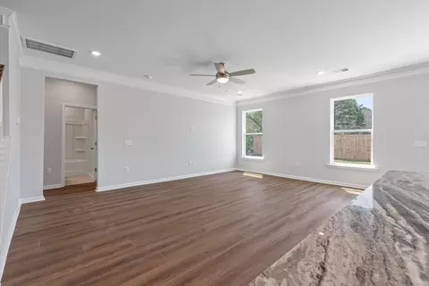 Living - 377 Blue Oak Dr, Moncks Corner, SC 29461 photo 5 of 5