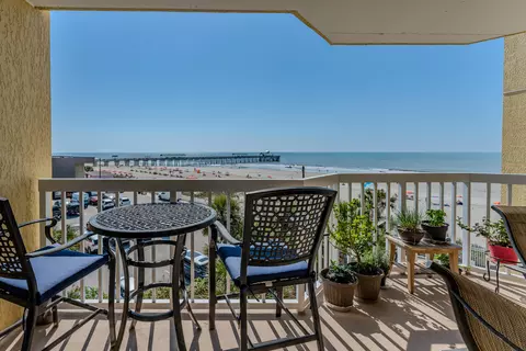 201 W Arctic Ave #302, Folly Beach, SC 29439