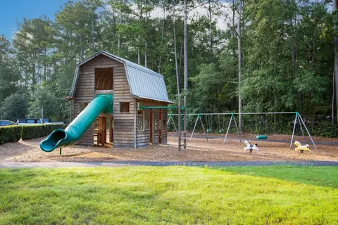 Exterior - 168 Beamon Loop, Summerville, SC 29486 photo 8 of 11