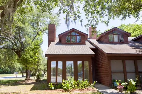 4433 Great Oak Dr, North Charleston, SC 29418