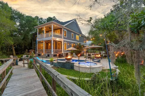 4385 Ten Shillings Way, Ravenel, SC 29470