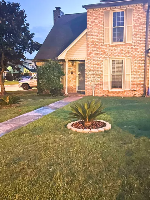 5557 Evelyn Dr, North Charleston, SC 29418