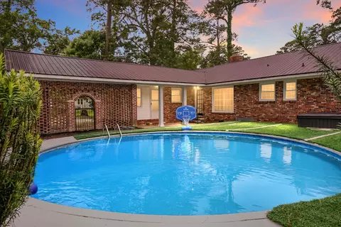 109 Quaker St, Saint George, SC 29477