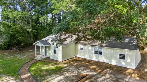 516 Dodge Ln, Pinopolis, SC 29469