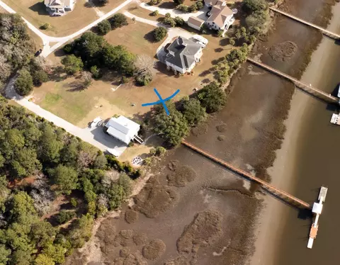 171 Bennett Island Dr, Green Pond, SC 29446