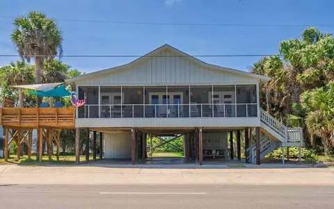 111 Palmetto Blvd, Edisto Beach, SC 29438