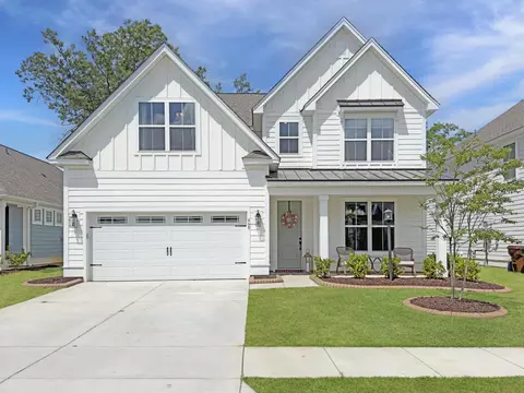 460 Eagleview Dr, Moncks Corner, SC 29461