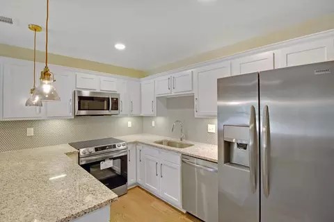 5026 Village Aly, North Charleston, SC 29405