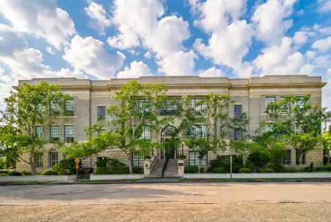3 Chisolm St #204, Charleston, SC 29401