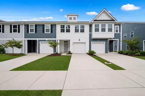 492 Trotters Ln, Moncks Corner, SC 29461