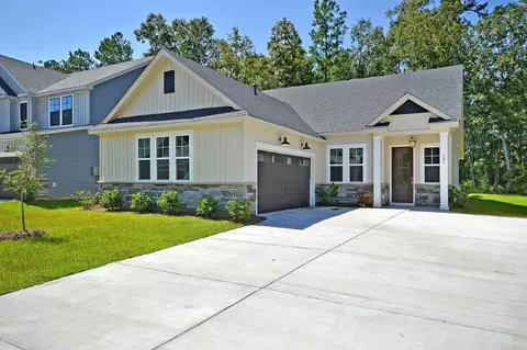 222 Creek Pointe Dr, Moncks Corner, SC 29461