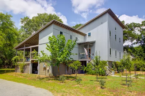 1584 Periwinkle Dr, Mount Pleasant, SC 29466