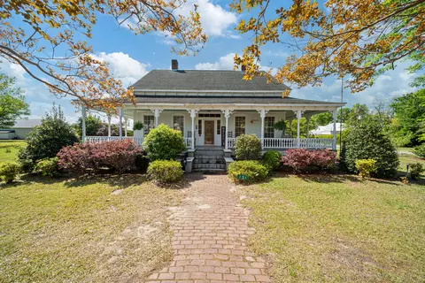 131 NW Pine St, Salley, SC 29137