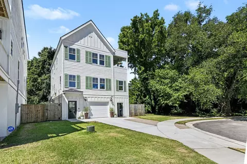 1009 Carmela Ct, North Charleston, SC 29405