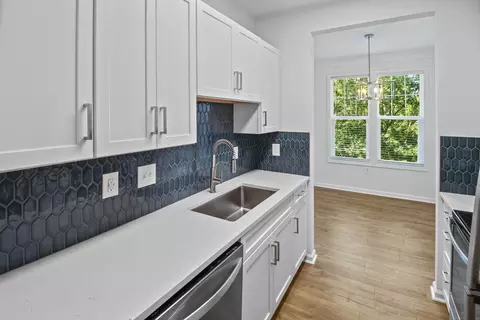 Kitchen - 2033 Chatelain Way, Mount Pleasant, SC 29464 photo 2 of 2
