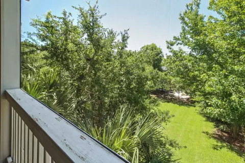 Exterior - 2033 Chatelain Way, Mount Pleasant, SC 29464 photo 4 of 5