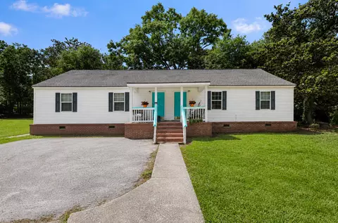 7625 E Oakridge Cir #A & B, North Charleston, SC 29420