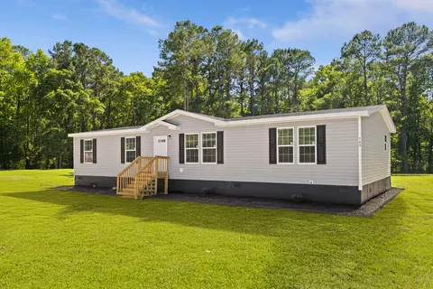 743 Roscoe Ct, Cross, SC 29436