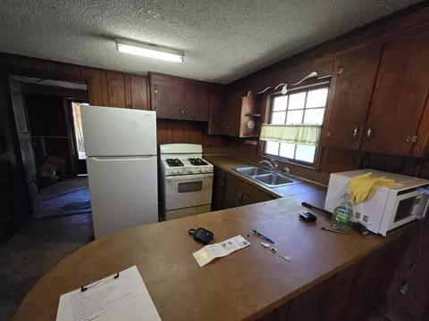 Kitchen - 281 George St, Bamberg, SC 29003 photo 4 of 4