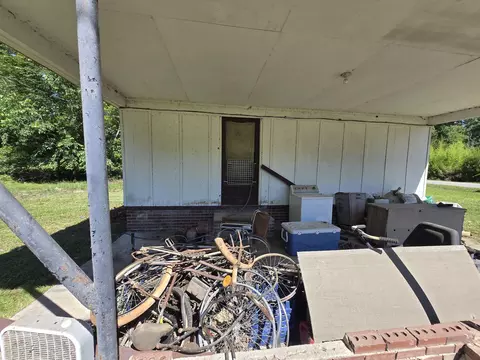 Exterior - 281 George St, Bamberg, SC 29003 photo 11 of 20