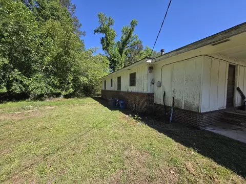 Exterior - 281 George St, Bamberg, SC 29003 photo 6 of 20