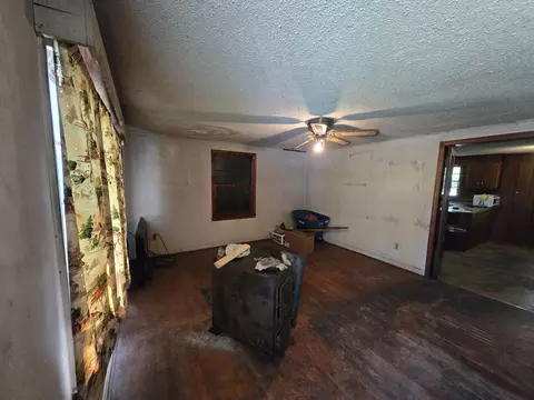 Living - 281 George St, Bamberg, SC 29003 photo 1 of 3