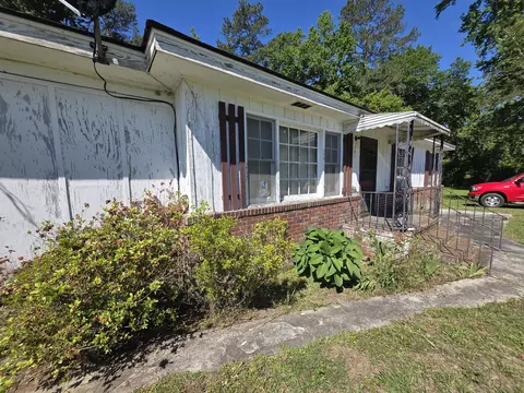 Exterior - 281 George St, Bamberg, SC 29003 photo 14 of 20
