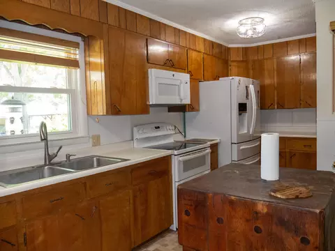 Kitchen - 3758 Altman Rd, Hampton, SC 29924 photo 1 of 4