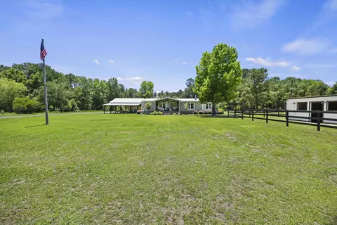 543 Campbell Rd, Ridgeville, SC 29472