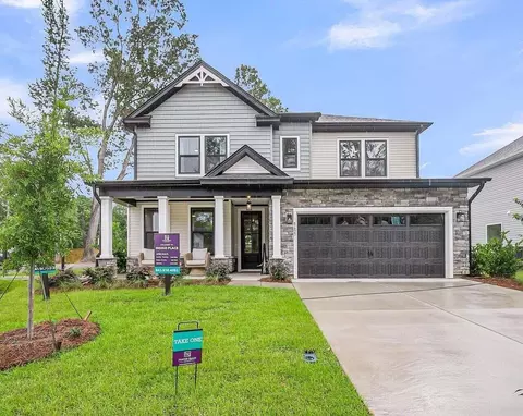 216 Creek Pointe Dr, Moncks Corner, SC 29461