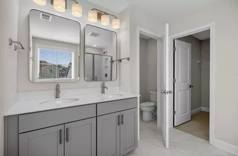 Bath - 490 Eagleview Dr, Moncks Corner, SC 29461 photo 2 of 5