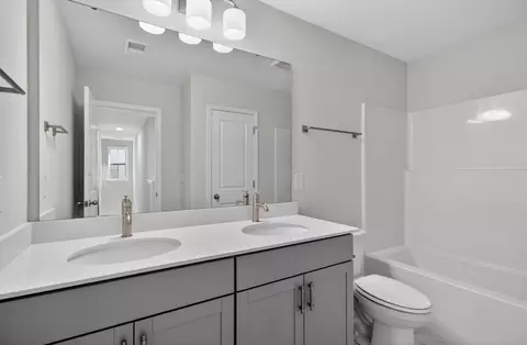 Bath - 490 Eagleview Dr, Moncks Corner, SC 29461 photo 4 of 5