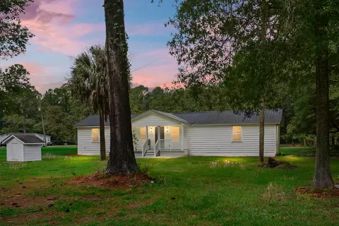 1393 Harristown Rd, Bonneau, SC 29431