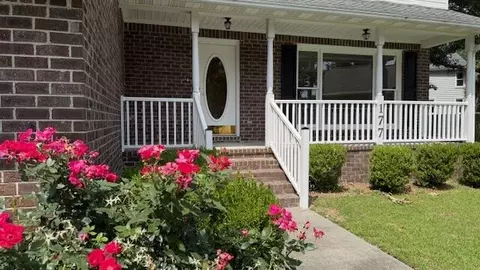 177 Winding Rock Rd, Goose Creek, SC 29445