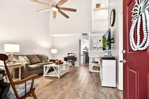 300 Yellow Hawthorn Cir, Summerville, SC 29483