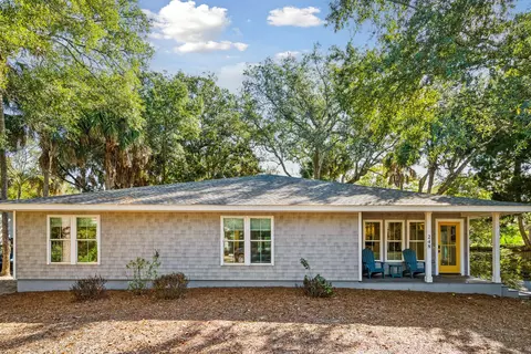 248 Forest Trl, Isle Of Palms, SC 29451