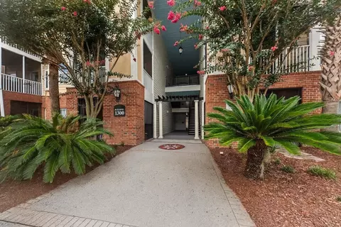 1301 Basildon Rd, Mount Pleasant, SC 29466