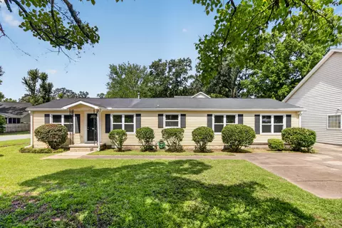 8805 Antler Dr, North Charleston, SC 29406