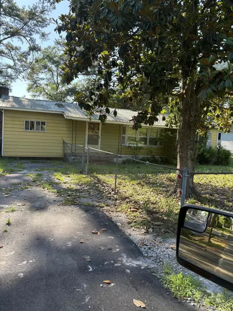 406 Smoak St, Bamberg, SC 29003