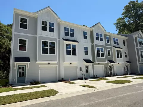 469 Caledon Ct, Johns Island, SC 29455