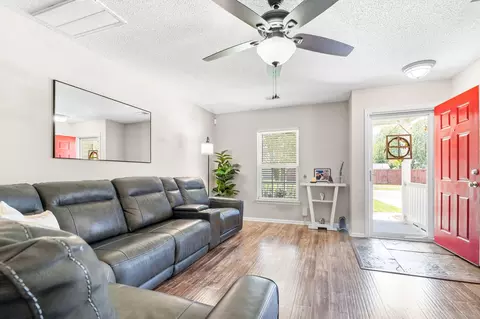 Entry Way - 226 Emerald Isle Dr, Moncks Corner, SC 29461 photo 2 of 5