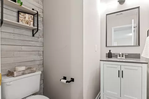 Bath - 226 Emerald Isle Dr, Moncks Corner, SC 29461 photo 1 of 3