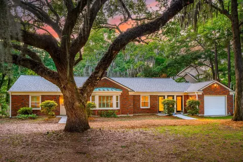 562 Fort Johnson Rd, Charleston, SC 29412