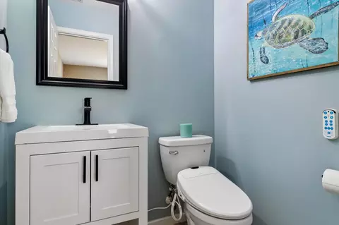 Bath - 7 Longleaf Ct, Bluffton, SC 29910 photo 3 of 3